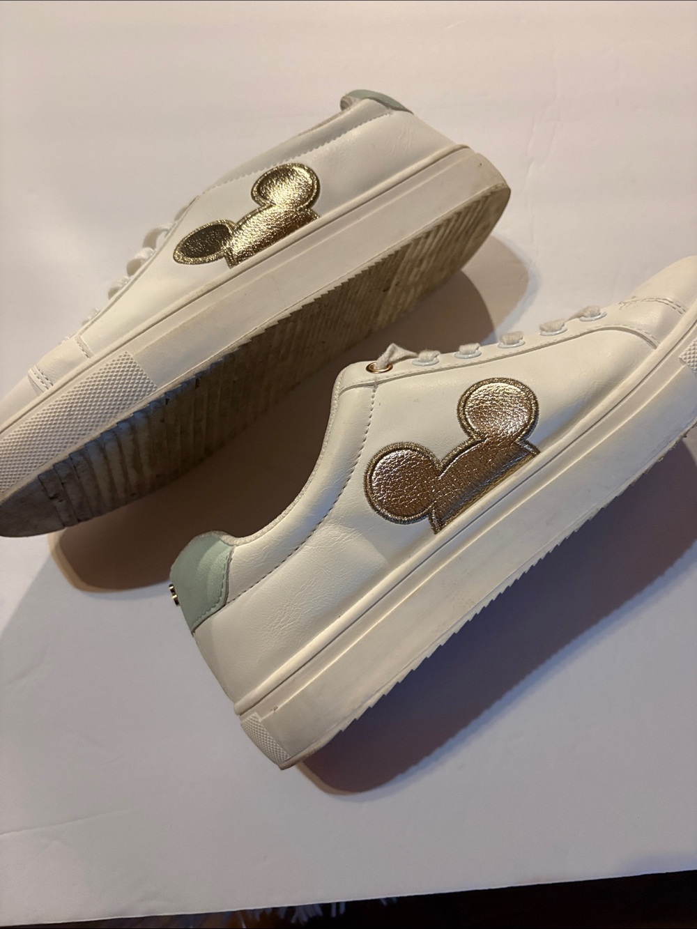 Disney Mickey Mouse White Sneakers Gold Metallic Mint Trim Women Sz 8 Aldi Drop
